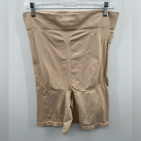 CACIQUE the slimmer ultra-high waist beige contouring slimming short. 18/20 - Picture 2 of 7